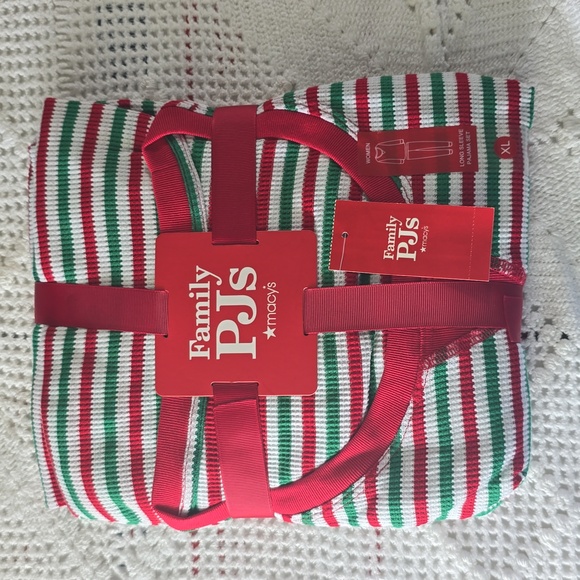 CHRISTMAS 🎄 CANDY 🍬 PAJAMA SET - Picture 1 of 5